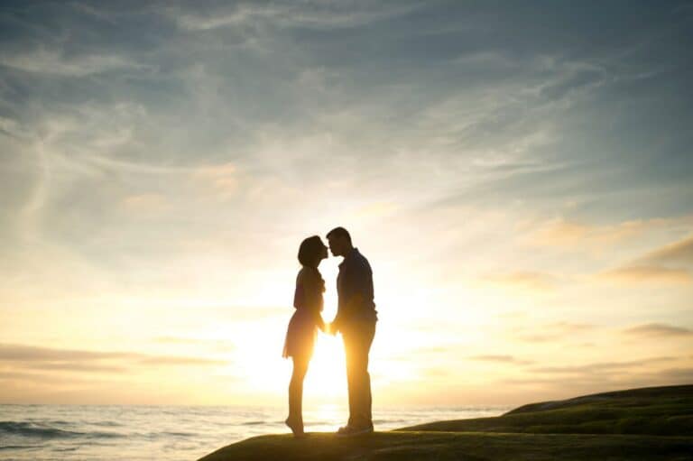8 Signs of True, Deep Attraction