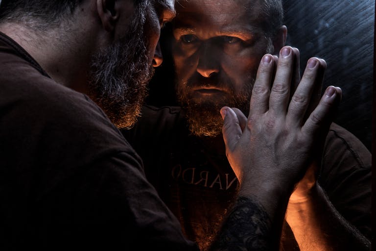 How to Know If You’re Dealing With a Narcissistic, Evil Person