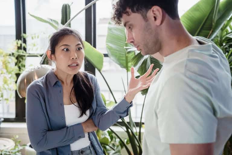 Narcissistic Stonewalling Explained & 14 Genius Phrases to Instantly Disarm It