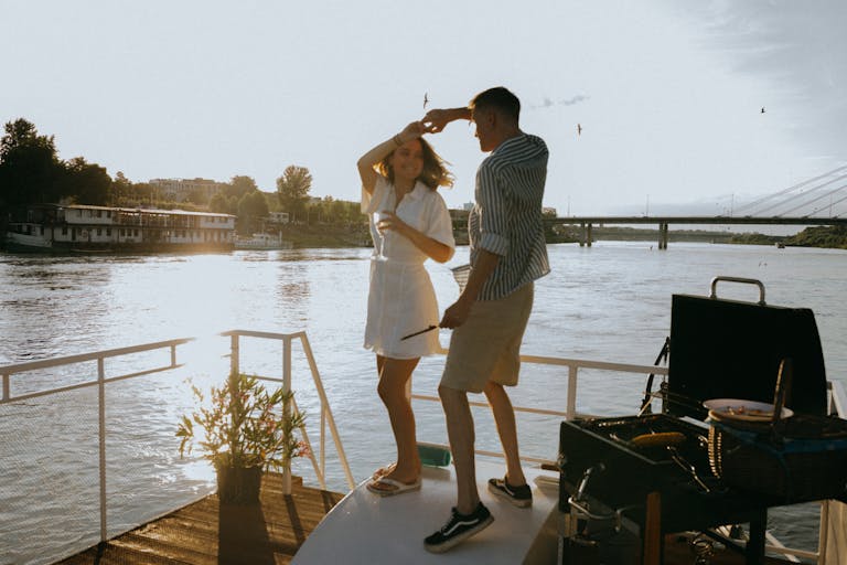 23 Unmistakable Signs He Likes You