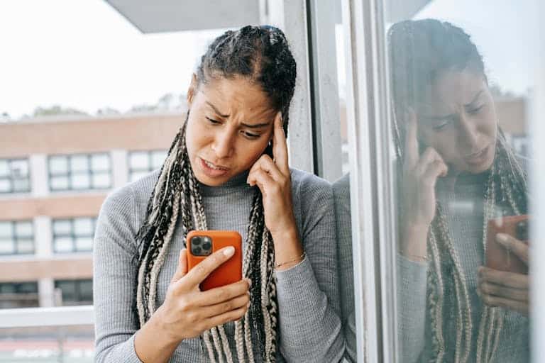 5 Examples of Gaslighting & How to Respond According to Experts